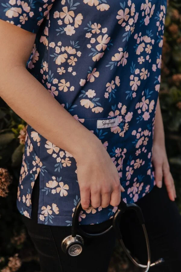 The Dainty Floral - Image 3